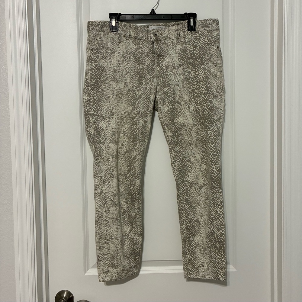 4/$25 Express Gray Animal Print Ankle Stella Regular Fit Low Rise Jeans Size 12R